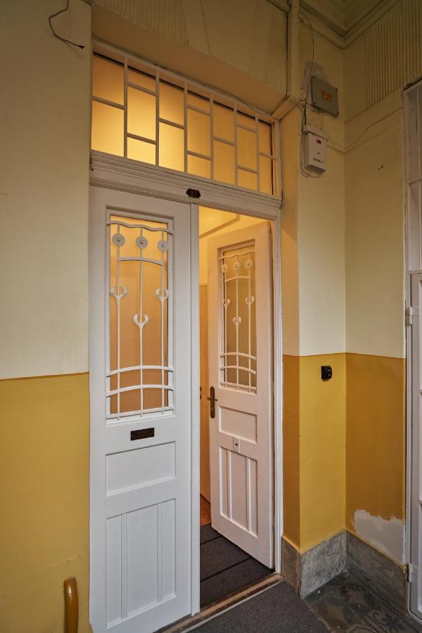 Nanirol Apartment At Gellert Bath Budapeşte Dış mekan fotoğraf